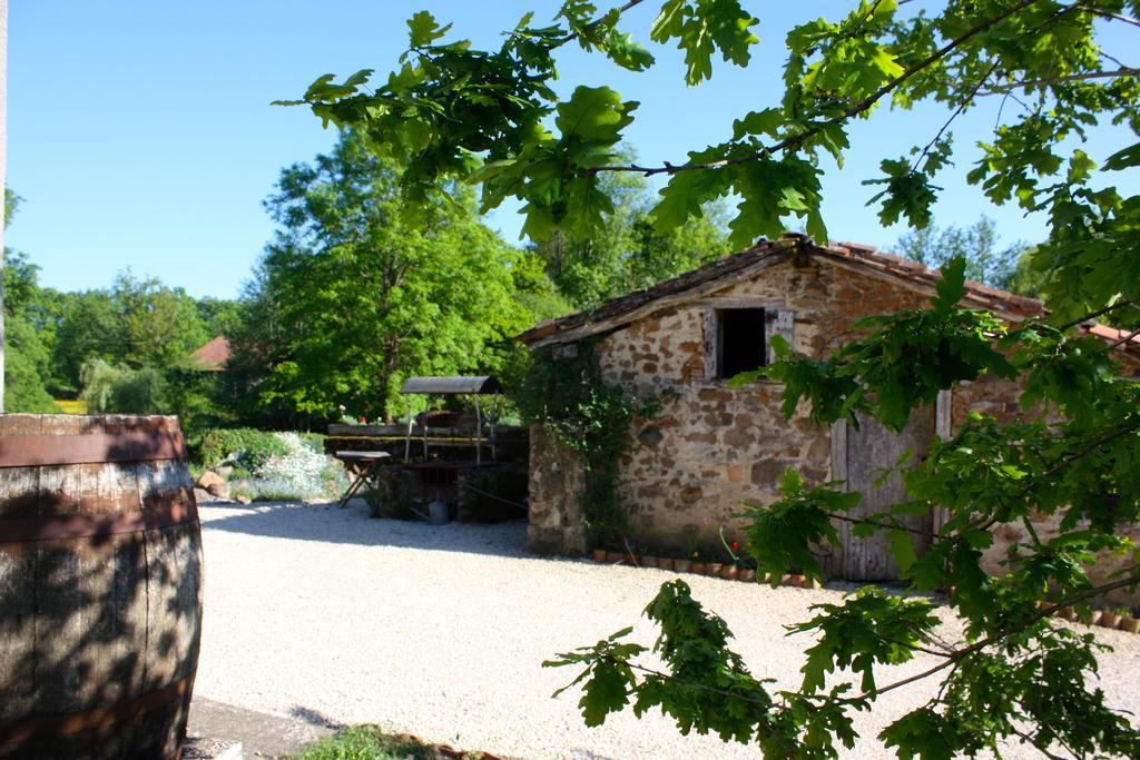 Les Picardies Lesterps Extérieur photo